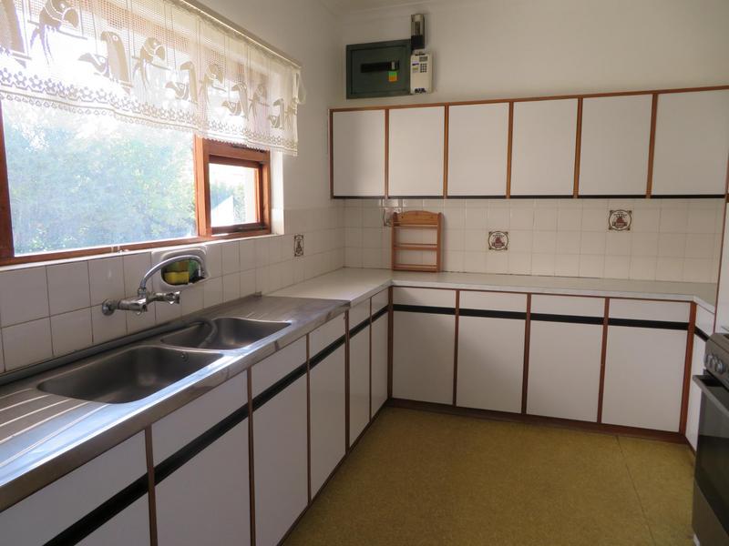To Let 5 Bedroom Property for Rent in Mikro Park Western Cape